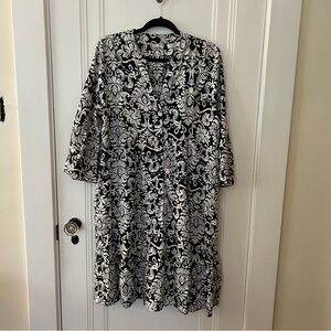Kaktus Clothing Tunic Dress Black & White